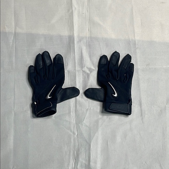 Nike Other - NIKE Black kids Gloves